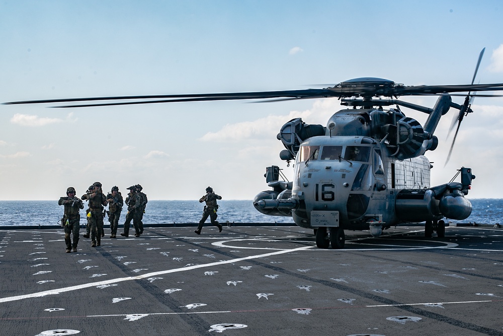 FRP, 31st MEU conducts VBSS aboard USS Ashland