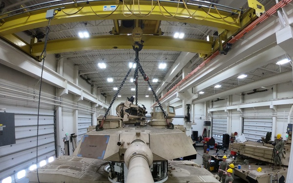 Idaho Army National Guard 204th RTI Abrams Tank Turret removal