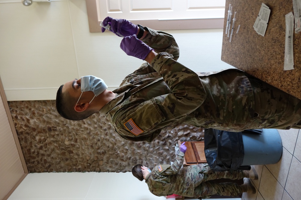 Texas Guardsmen support TDEM-led mobile vaccination program