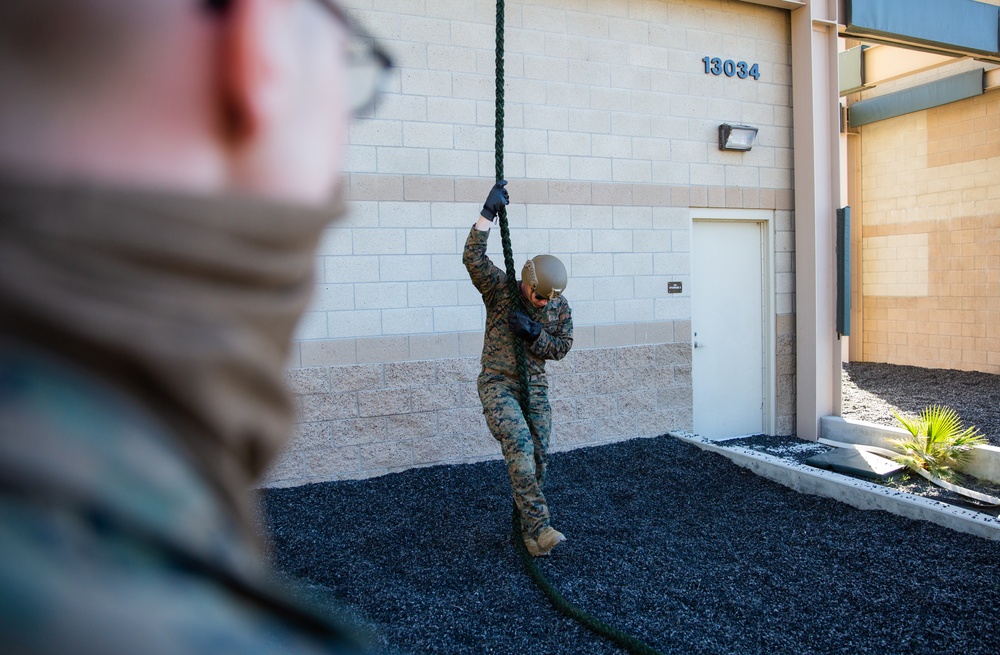 BLT 1/1 Conducts Fast Rope Training