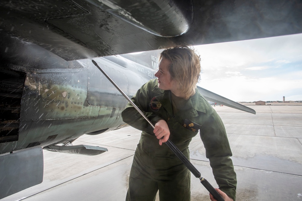 Marines train to drop bombs at a moment’s notice