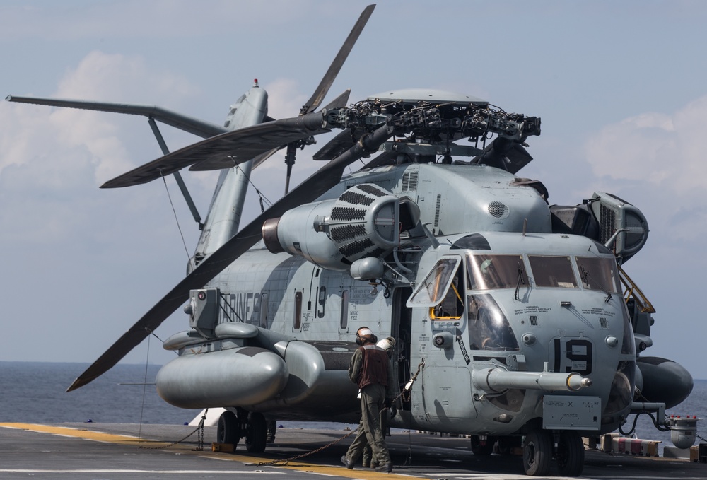 CH-53E performs touch and go drills