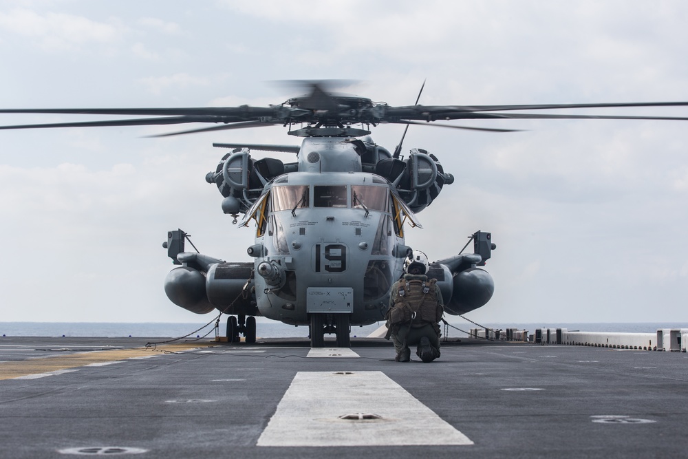 CH-53E performs touch and go drills