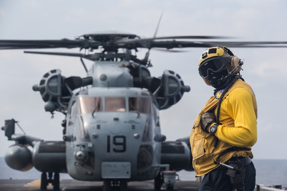 CH-53E performs touch and go drills