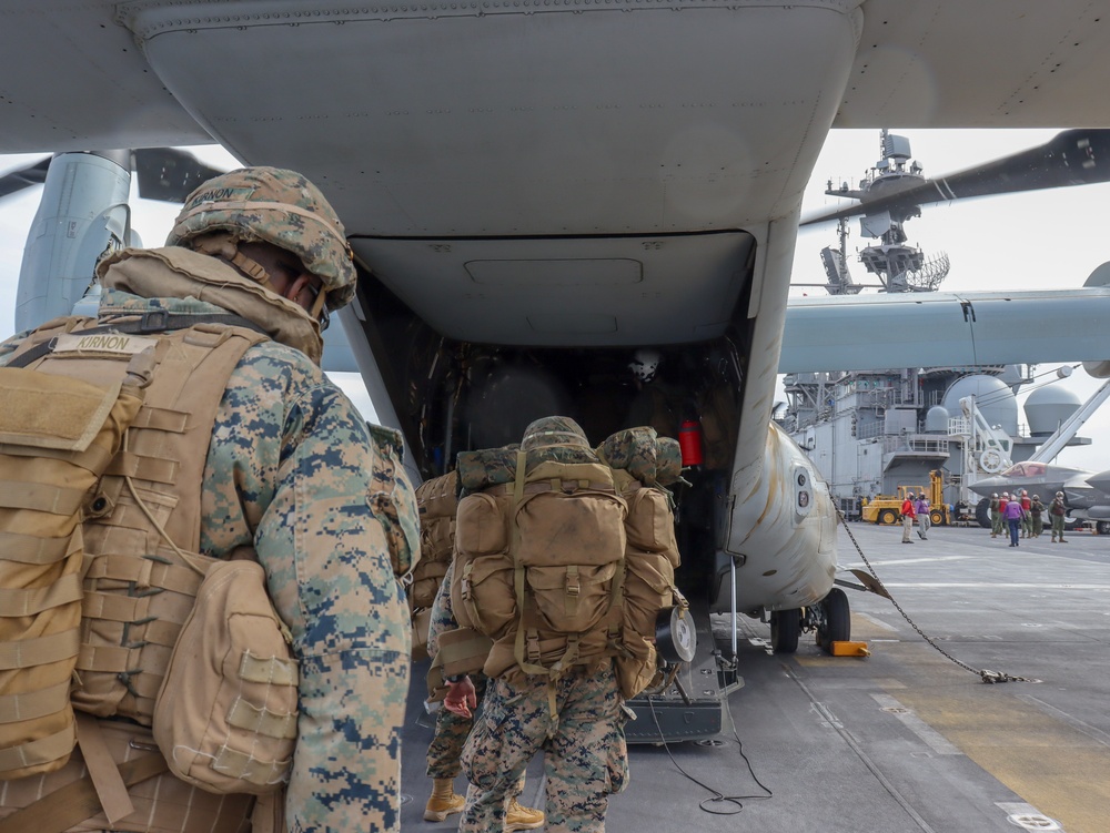 31st MEU deploys forward command element from USS America