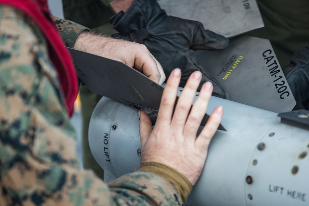 Marines with VMM-262 Perform Load/unload Drills on F-35B lightning II
