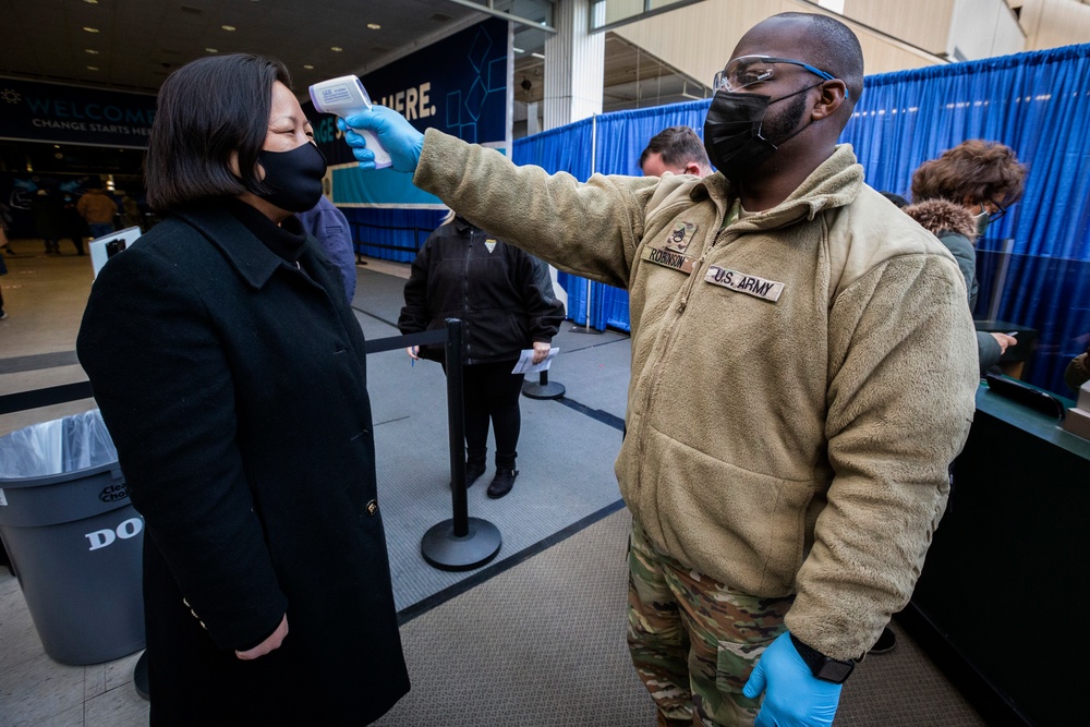 New Jersey Citizen-Soldiers support Bergen vaccine site