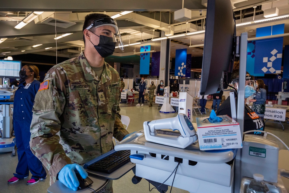 New Jersey Citizen-Soldiers support Bergen vaccine site