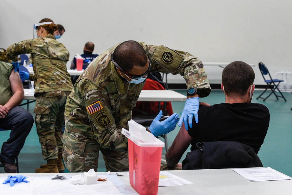 MDNG Supports Coast Guard Yard with COVID-19 Vaccinations