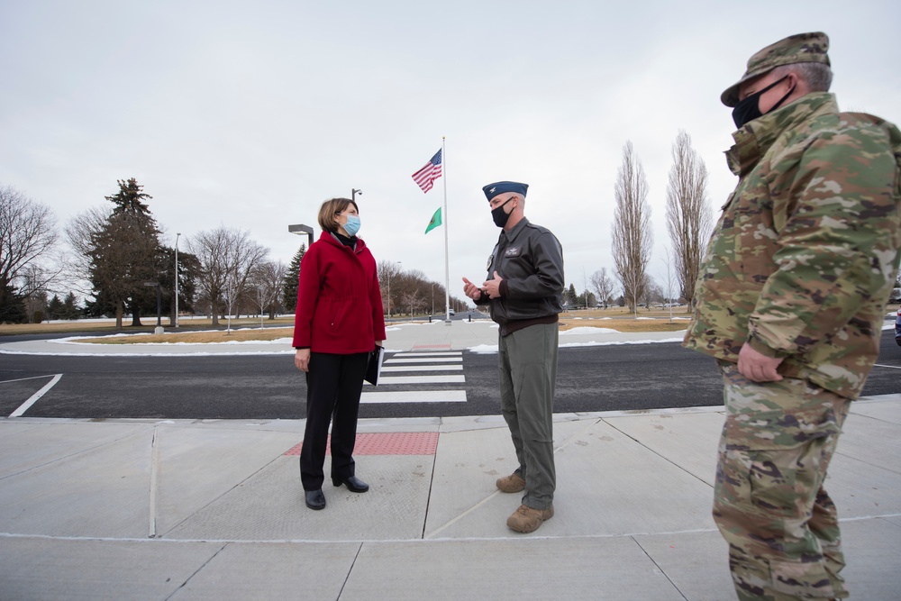 U.S. Representative Cathy McMorris Rodgers thanks 141st Air Refueling Wing Airmen for capitol support