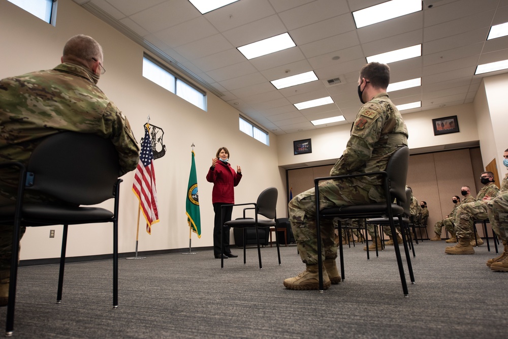 U.S. Representative Cathy McMorris Rodgers thanks 141st Air Refueling Wing Airmen for capitol support
