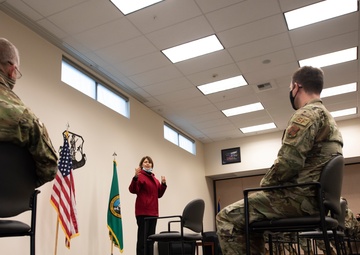 U.S. Representative Cathy McMorris Rodgers thanks 141st Air Refueling Wing Airmen for capitol support