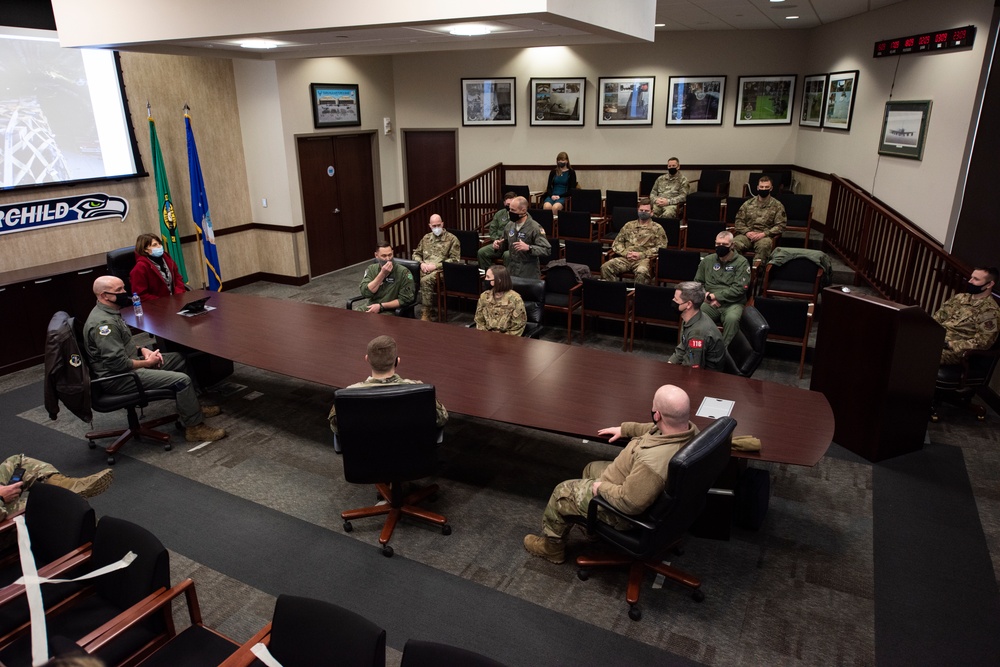 U.S. Representative Cathy McMorris Rodgers thanks 141st Air Refueling Wing Airmen for capitol support