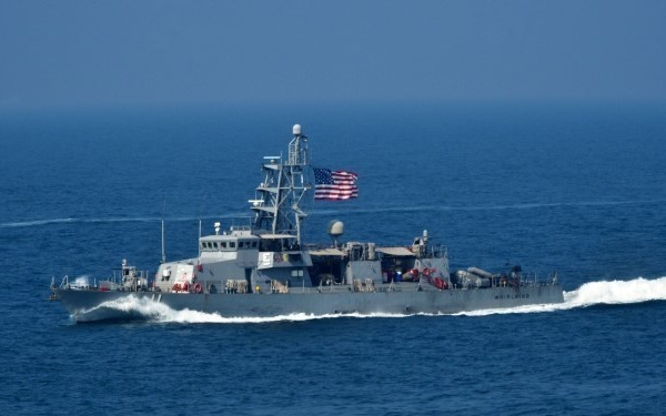 USS WHIRLWIND TRANSITS STRAIT OF HORMUZ/DEPLOYMENT