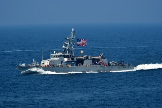 USS WHIRLWIND TRANSITS STRAIT OF HORMUZ/DEPLOYMENT