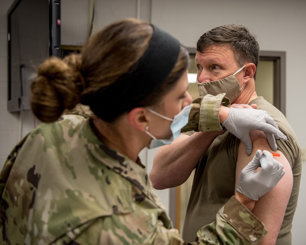 Kentucky Air Guardsmen receive COVID-19 vaccination