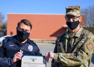 Fort Eustis policeman awarded for saving life