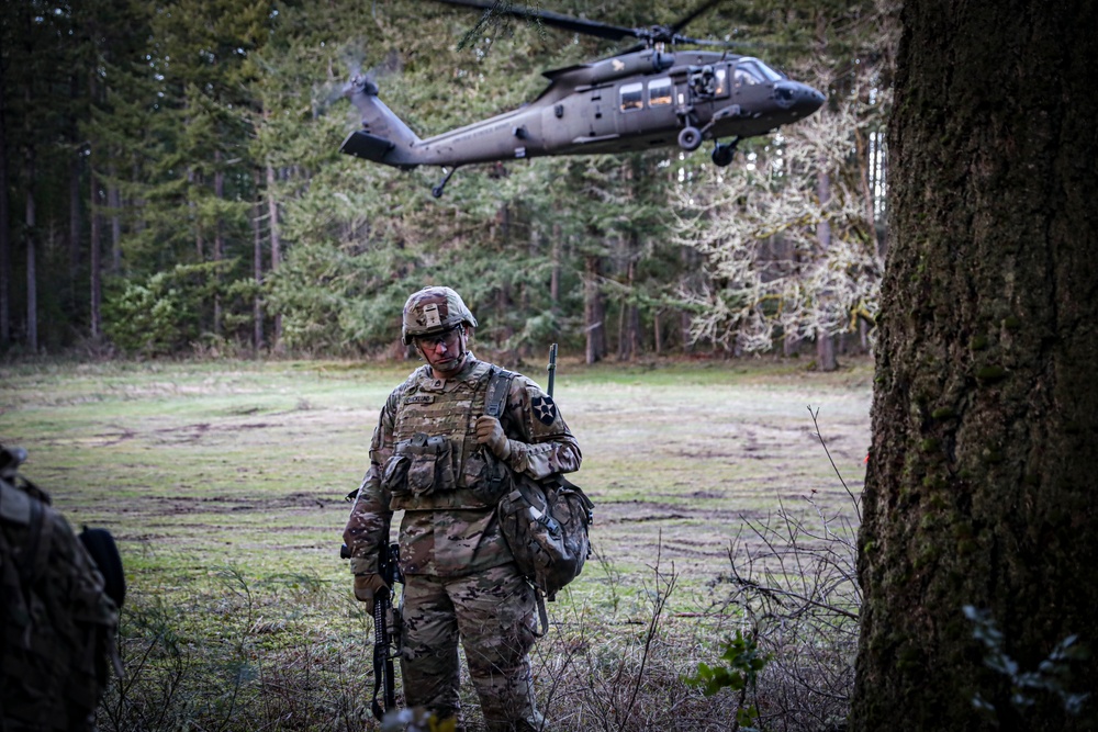 4th Battalion, 23rd Infantry Regiment soldiers conduct air assault training