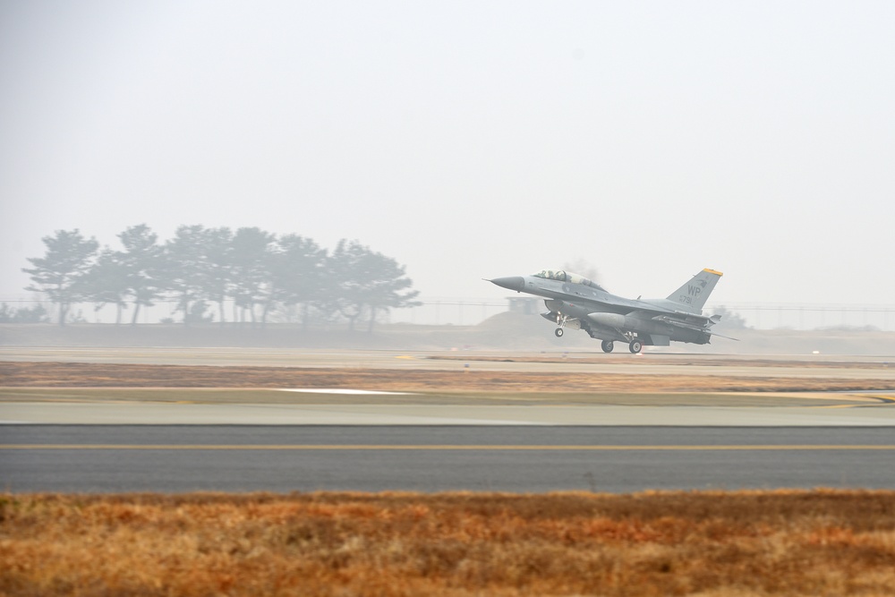 F-16s fly over Kunsan