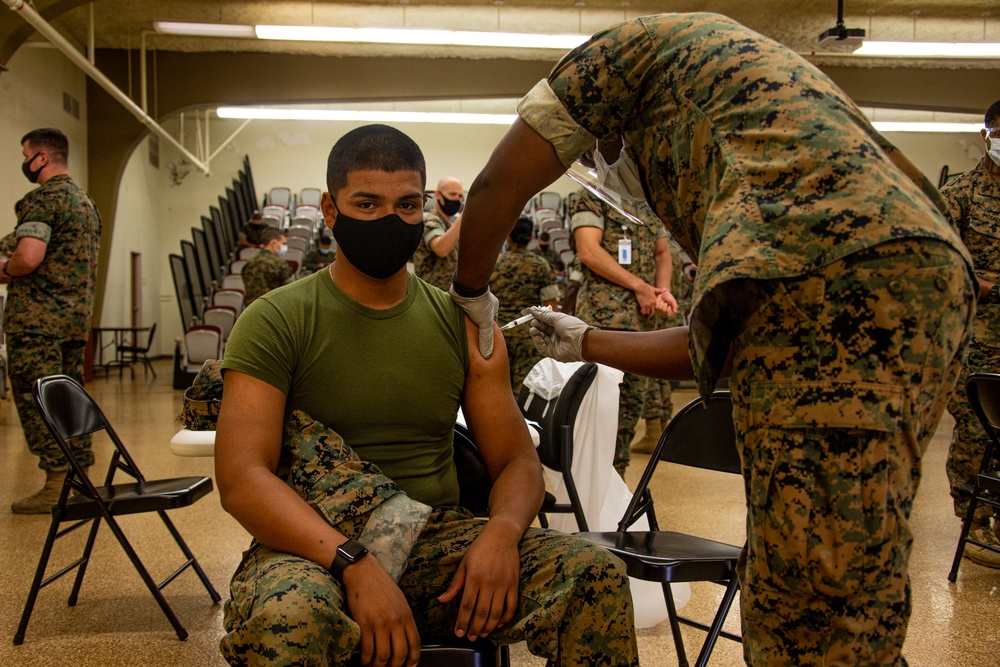 VMM-363 Marines receive COVID-19 vaccine