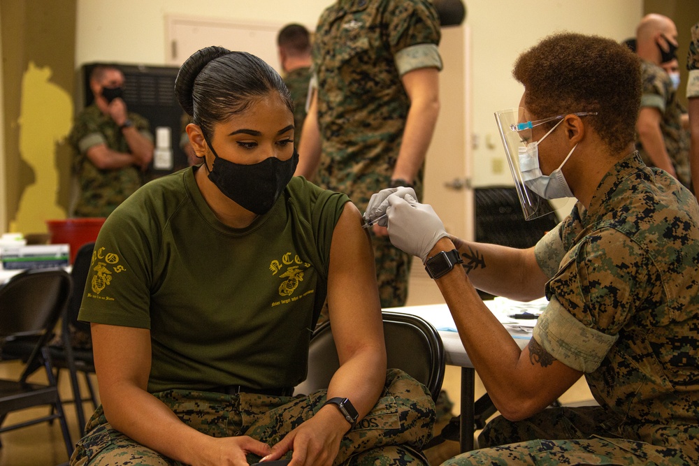 VMM-363 Marines receive COVID-19 vaccine