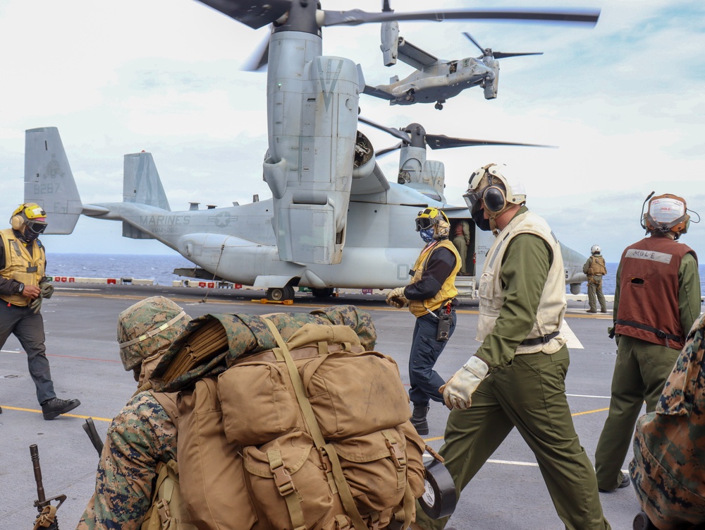 31st MEU deploys forward command element from USS America
