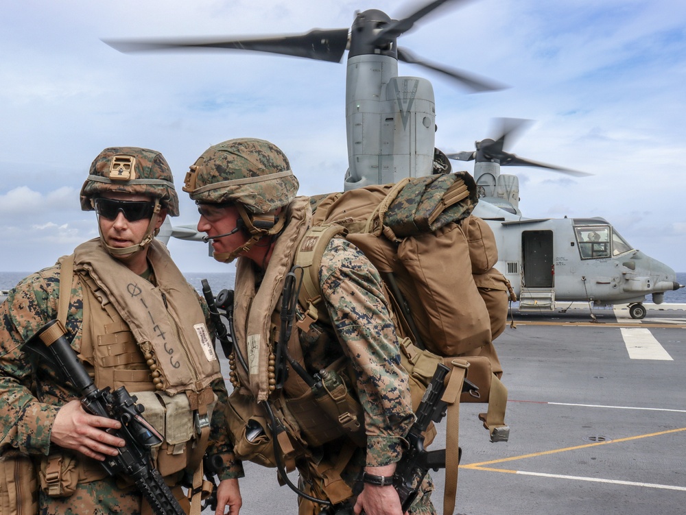 DVIDS - Images - 31st MEU deploys forward command element from USS ...