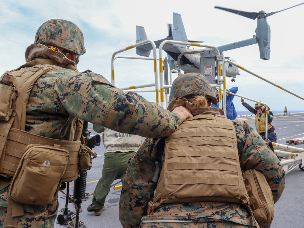 31st MEU deploys forward command element from USS America
