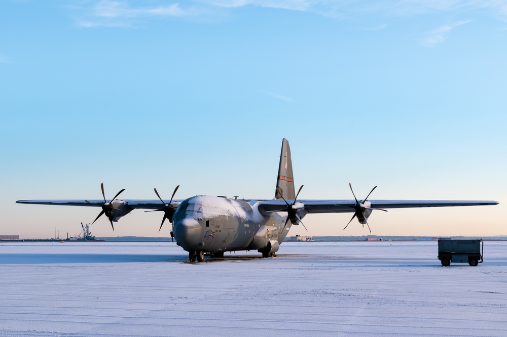 DVIDS - Images - Snow bird like a C130 [Image 2 of 10]