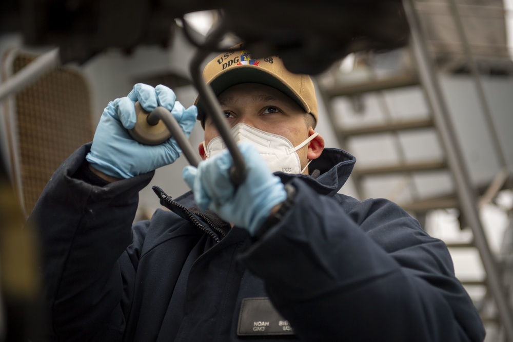 Laboon Conducts Training with CSG2 off the Coast of Virginia