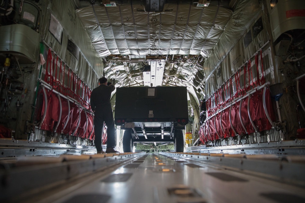 3rd Landing Support Battalion provides air transportation support at K5R Airfield