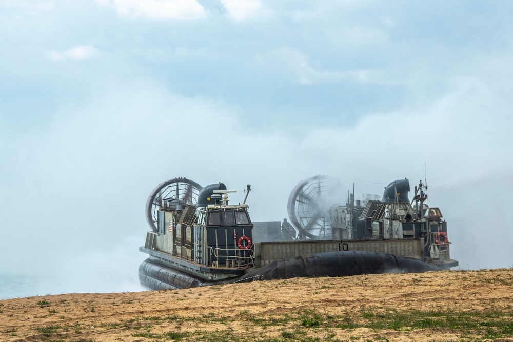 Light Armored Reconnaissance Conduct Beach Landing