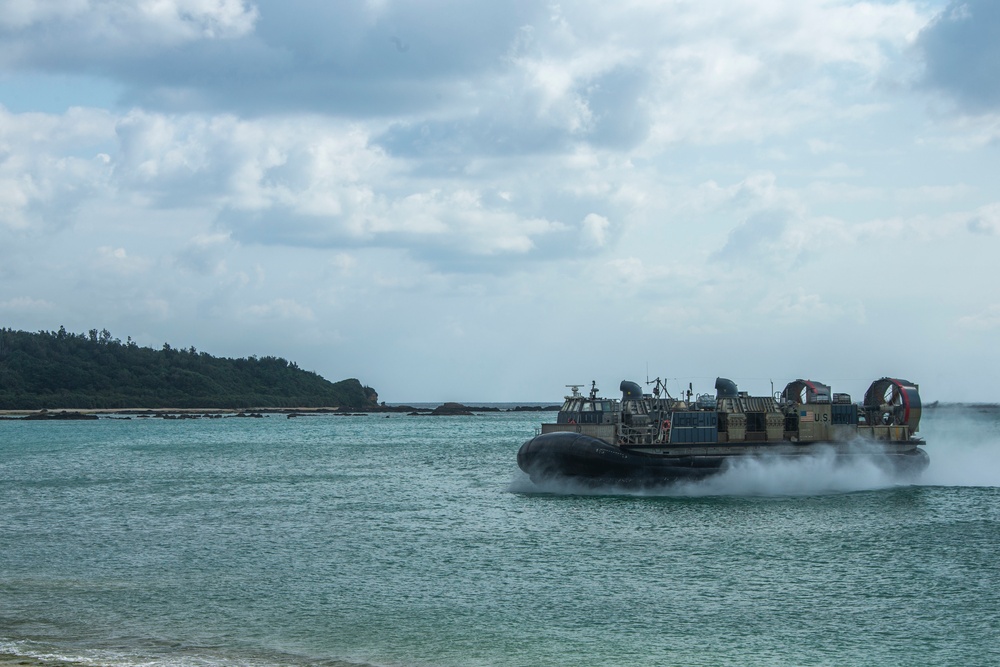 Light Armored Reconnaissance Conduct Beach Landing