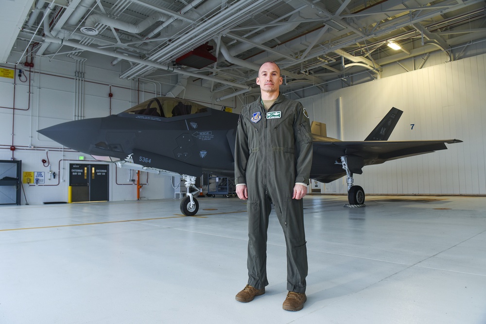 Arctic mission's fifth generation fighter commanders