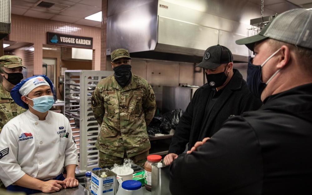 Chef Irvine Visits JBLM