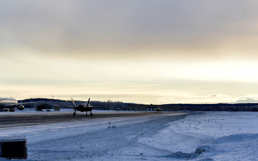 2 more F-35As arrive at Eielson AFB