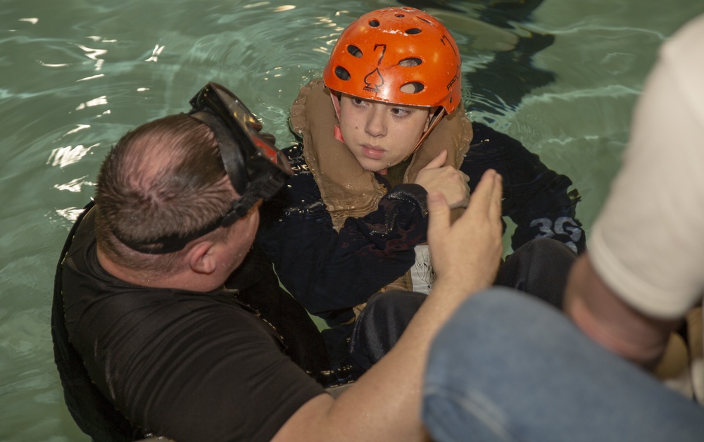 Marines participate in underwater engress training