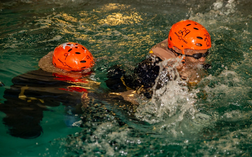 Marines participate in underwater engress training