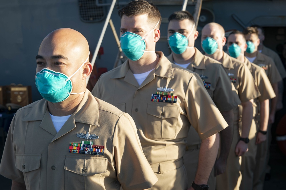 Mitscher Conducts Chief Pinning Ceremony