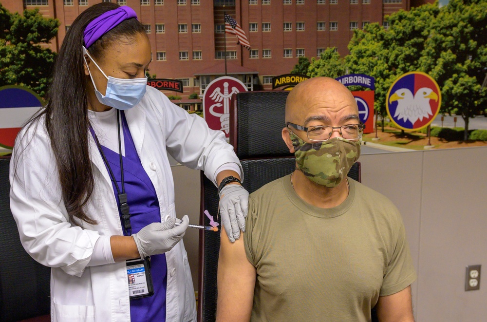 Deputy Commanding General of Army Reserve receives 2nd COVID-19 vaccine shot