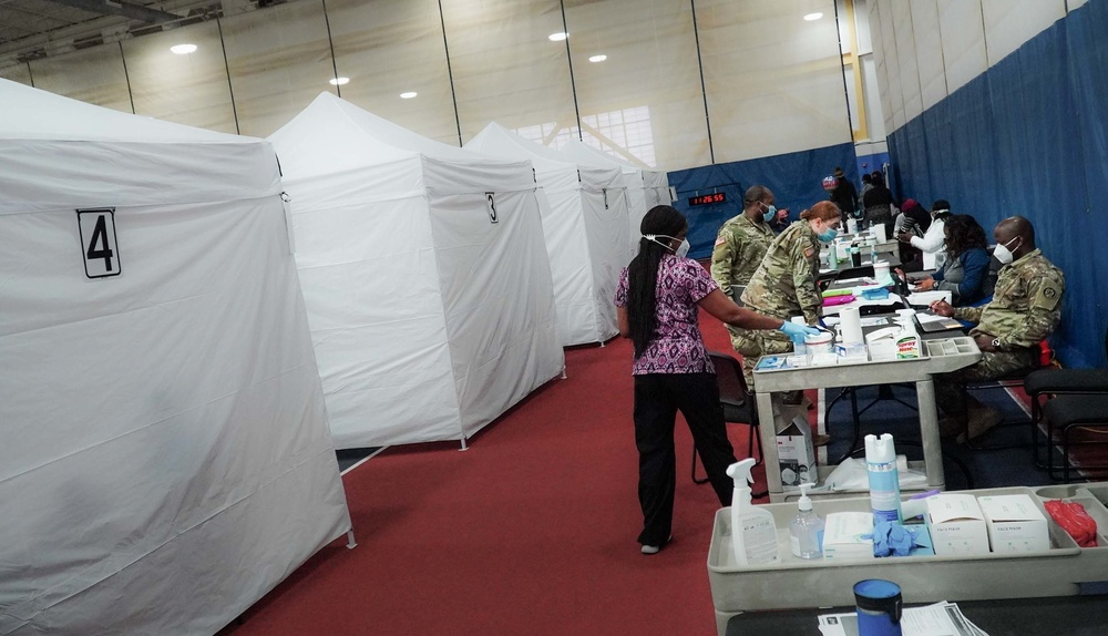 Military Medics Vaccinate Prince George's County Residents