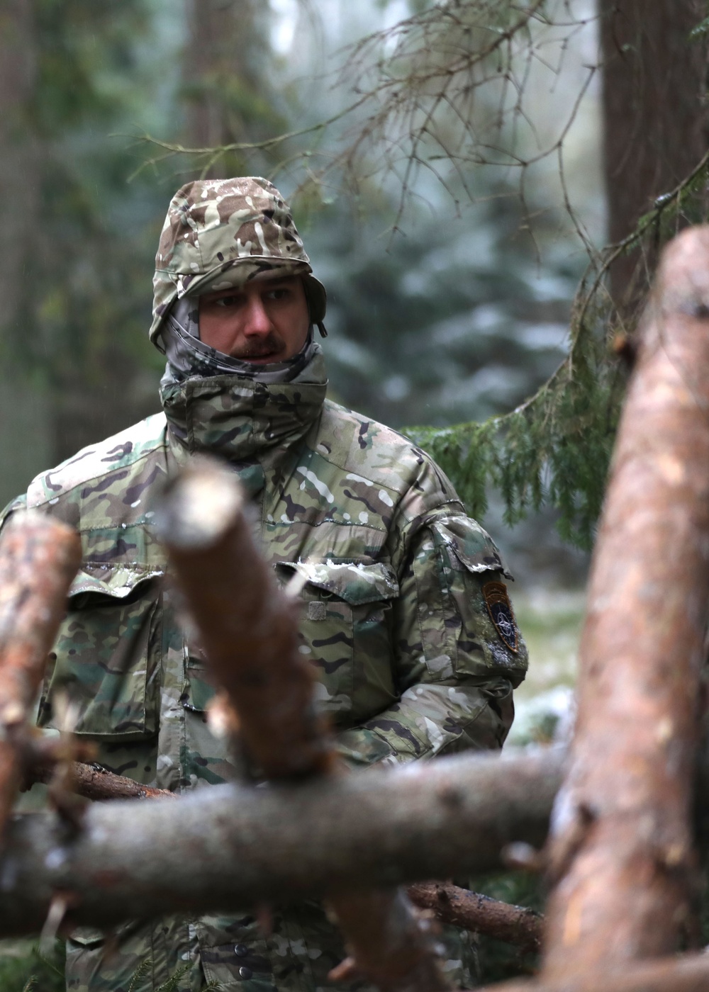 UK Soldiers sharpen survival skills