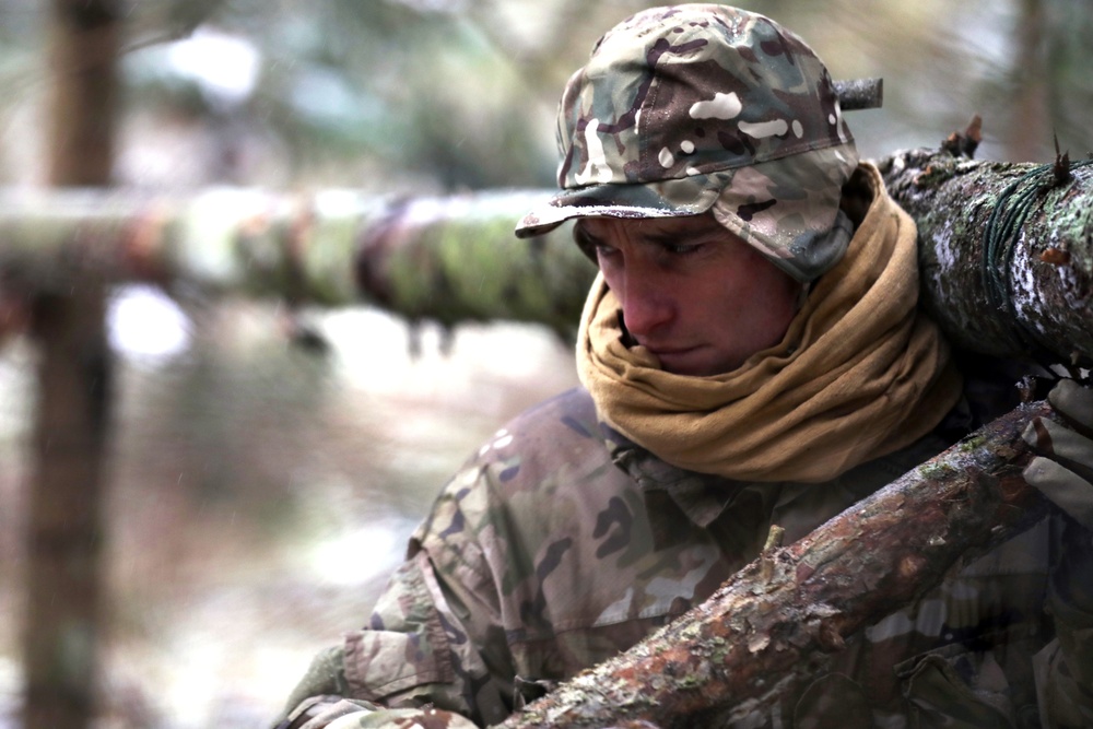 UK Soldiers sharpen survival skills