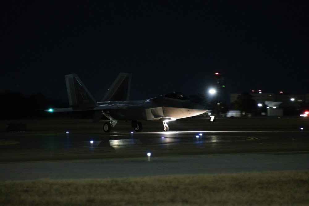 F-22 night flying