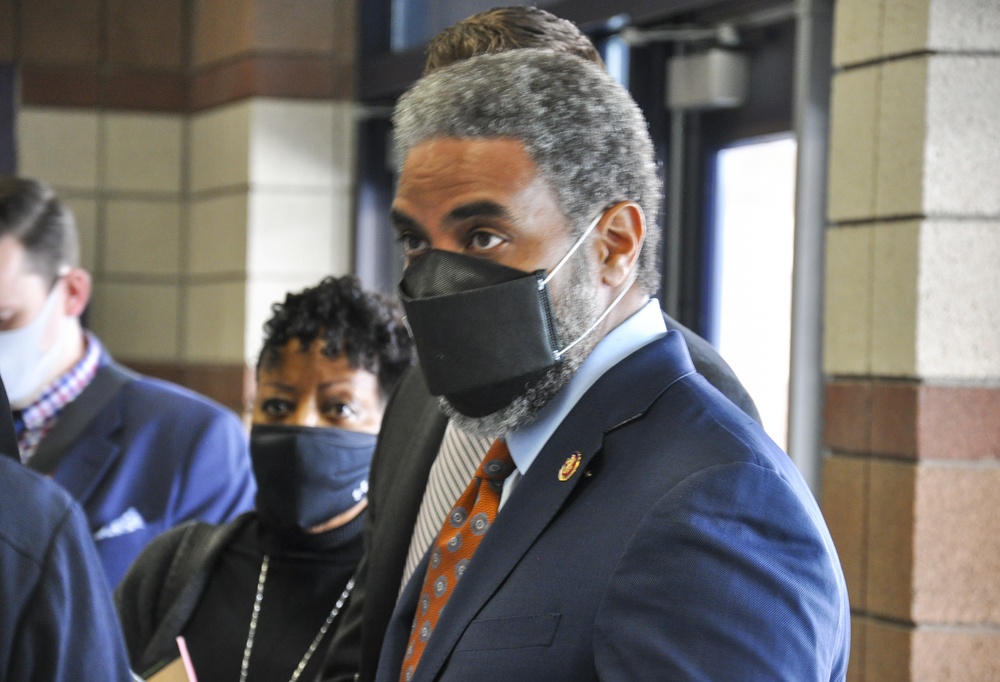 Rep. Steven Horsford visits with Joint Task Force 17 Soldiers