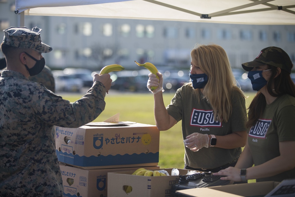 USO provides support to Marines waiting to receive the COVID-19 vaccine