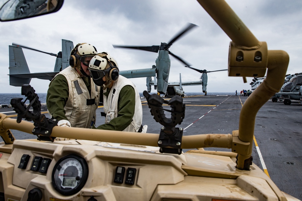 31st MEU loads MRZR onto Osprey