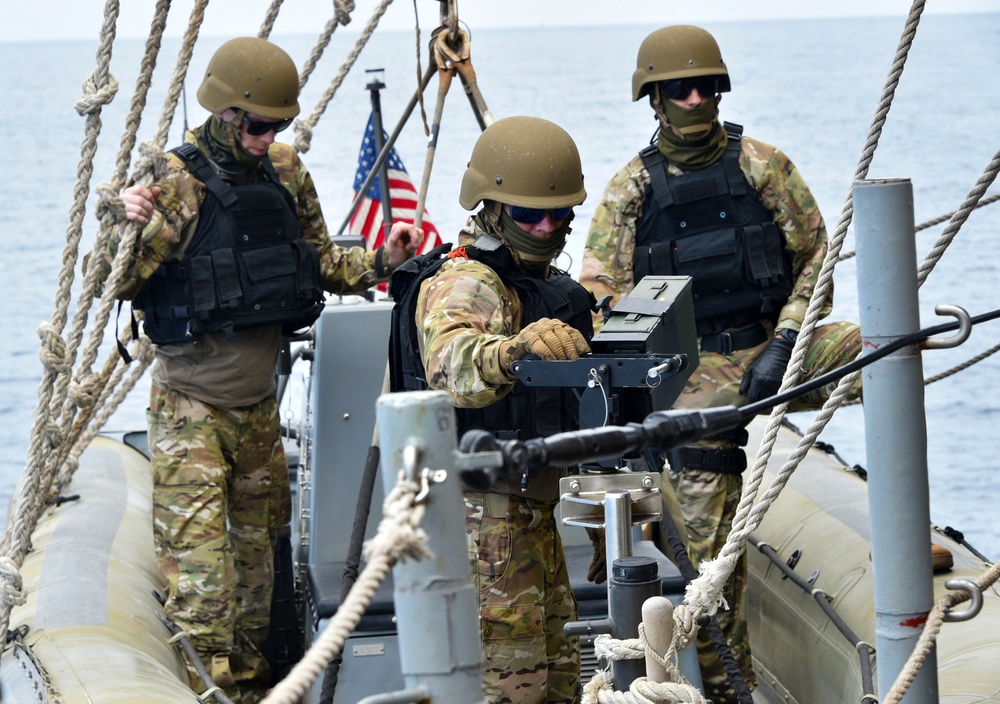 USS PHILIPPINE SEA CONDUCTS VBSS/DEPLOYMENT