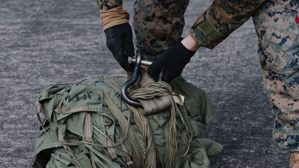 2nd Landing Support Battalion Conducts Air Delivery Training