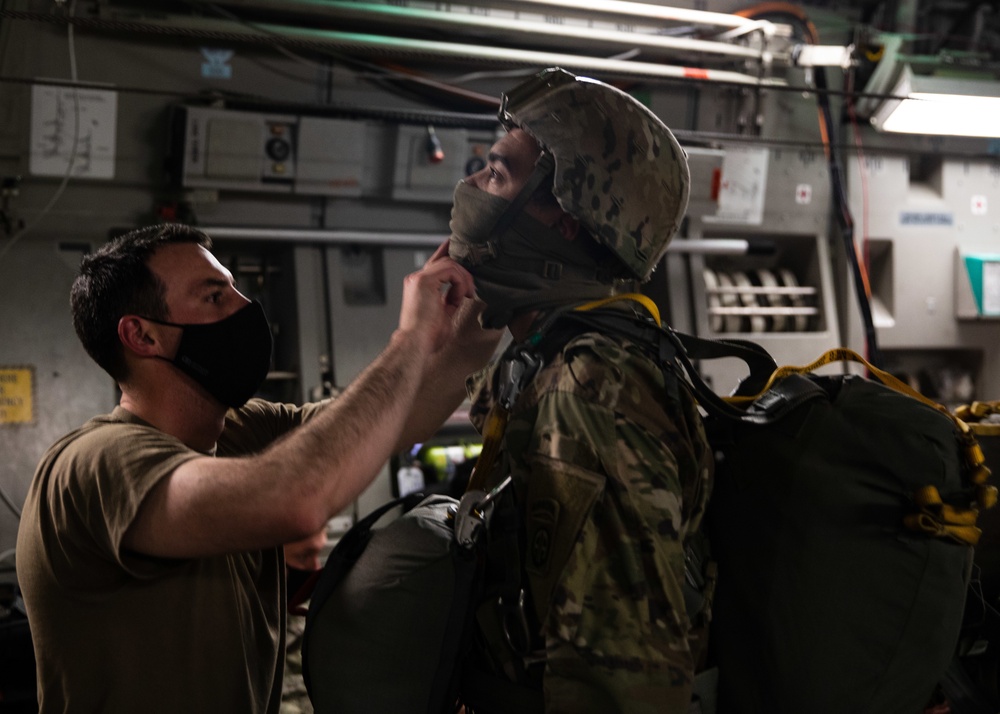 3rd BCT Paratroopers jump into JRTC